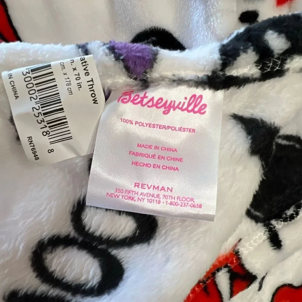 NWT BETSEYVILLE BETSEY JOHNSON Halloween Plush Throw‎ Blanket w/Hanger 50x70 New